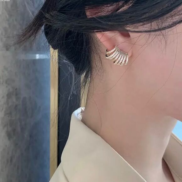 GOLDTONE DROP EARRINGS  - Picture 4 of 5